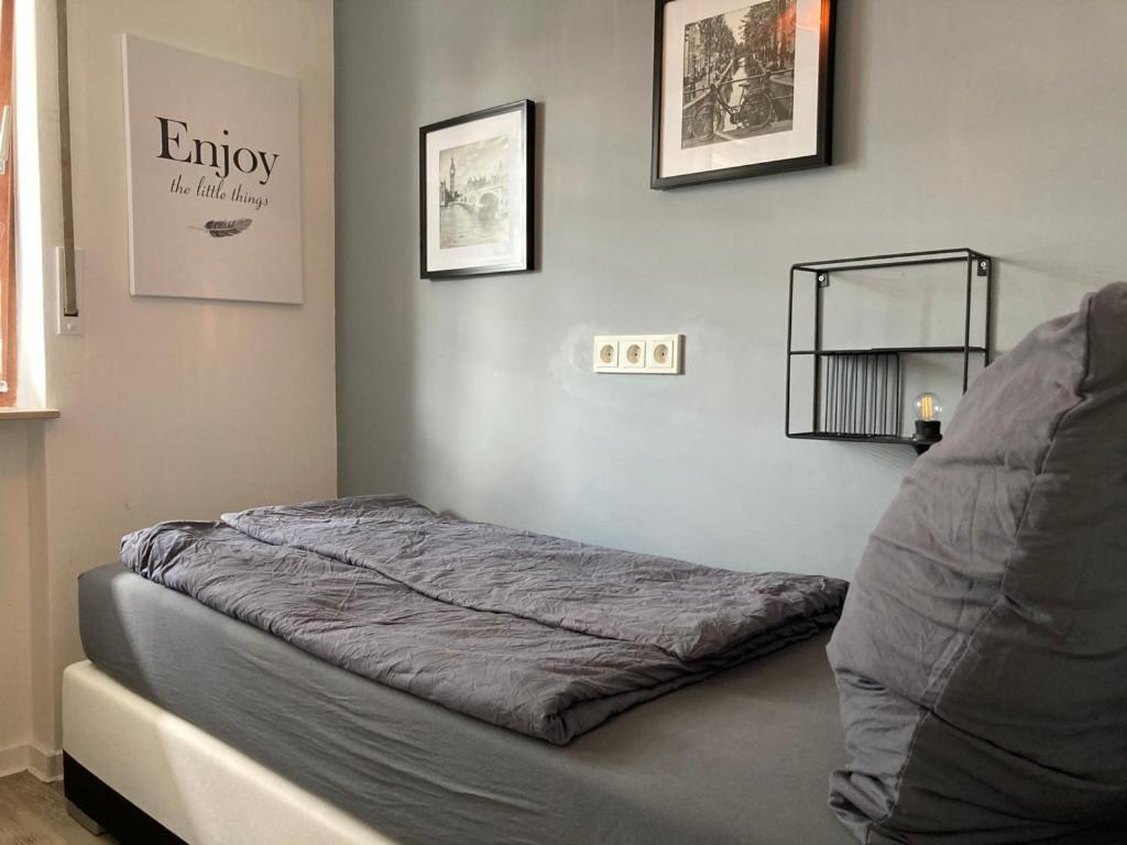 Living At Saarpartments -Adults Only- 2 Bedroom, Netflix - Business & Holiday Apartments For Long- And Short Term Stay, 3 Min To Train Station, Secure E-Bike Parking! Saarbruecken Exterior photo